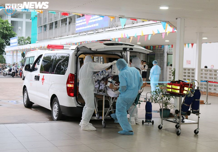 Hành trình kỳ diệu giành lại sự sống cho phi công người Anh - 2