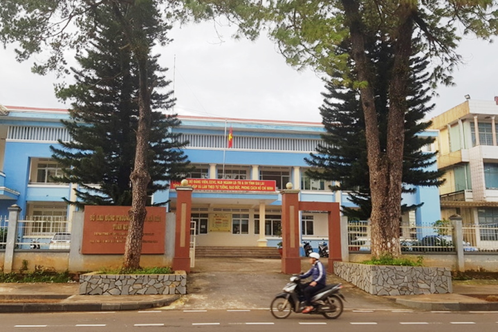 Bổ nhiệm hàng loạt trước khi nghỉ hưu, nguyên Giám đốc Sở LĐTBXH bị cảnh cáo - 2