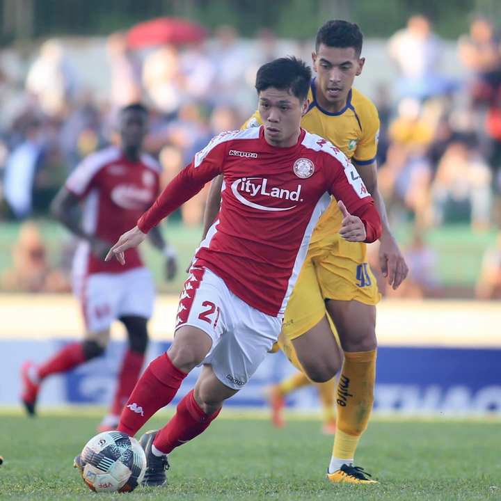 Vòng 6 V-League: HAGL thua đậm, Công Phượng cùng CLB TP.HCM lên đầu bảng - 2