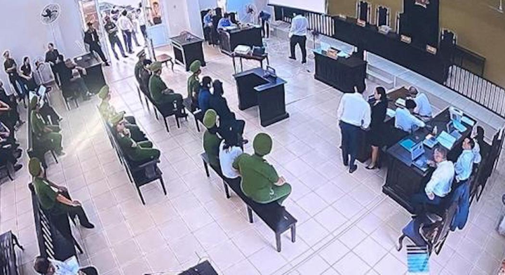 Xử vụ 2 thi thể bị đổ bê tông: Bị cáo trẻ nhất nói 'đệ tử phải nghe lời sư phụ' - 2