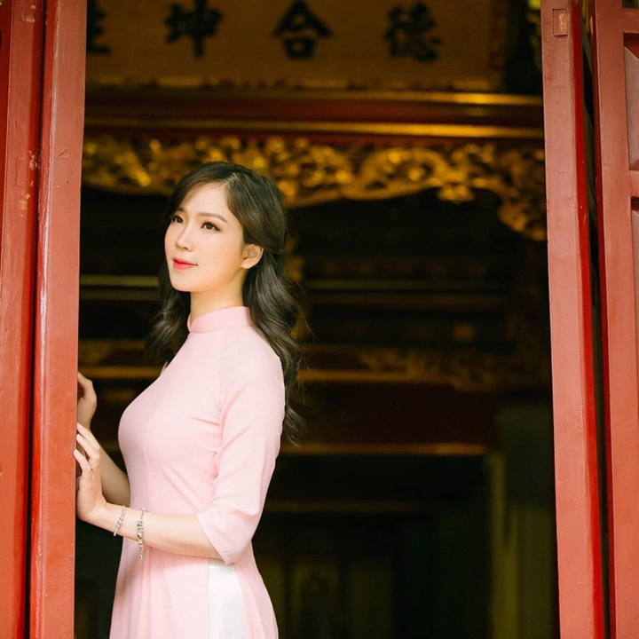 Hoa khôi sinh viên dẫn bản tin thời tiết VTV - 4