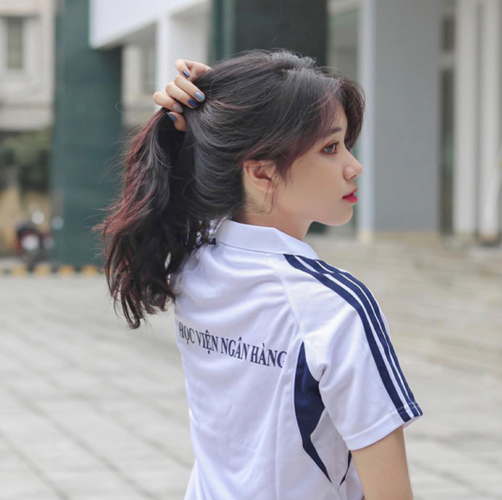 Nữ sinh Học viện Ngân hàng sở hữu nhan sắc “đẹp như tượng tạc” - 1