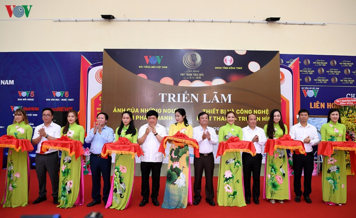 Khai mạc 2 triển lãm trong khuôn khổ Liên hoan phát thanh toàn quốc lần thứ XIV - 1
