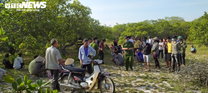 Phát hiện người đàn ông treo cổ tự tử tại vườn điều - 1