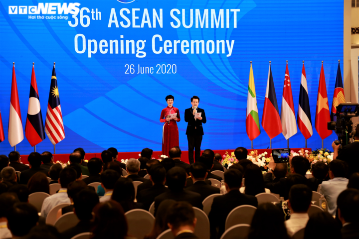 Ảnh: Lễ khai mạc Hội nghị Cấp cao ASEAN lần thứ 36 - 1