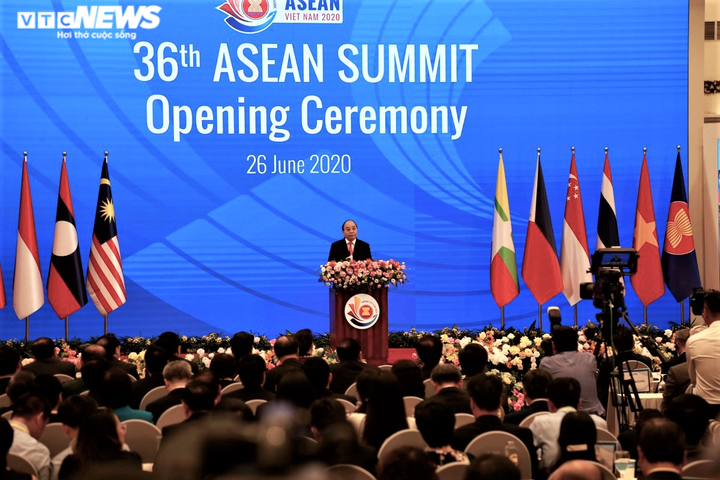 Thủ tướng: COVID-19 là phép thử khẳng định bản lĩnh của ASEAN - 2