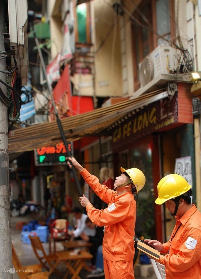 Lùm xùm hóa đơn tiền điện tăng sốc: EVN đang ghi số điện thế nào? - 2