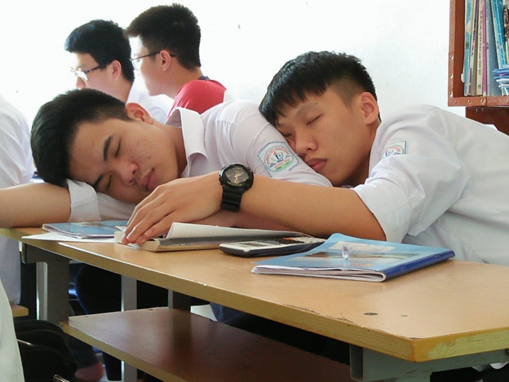 Cười ra nước mắt với những kiểu ôn thi 'bá đạo' của học sinh, sinh viên - 8