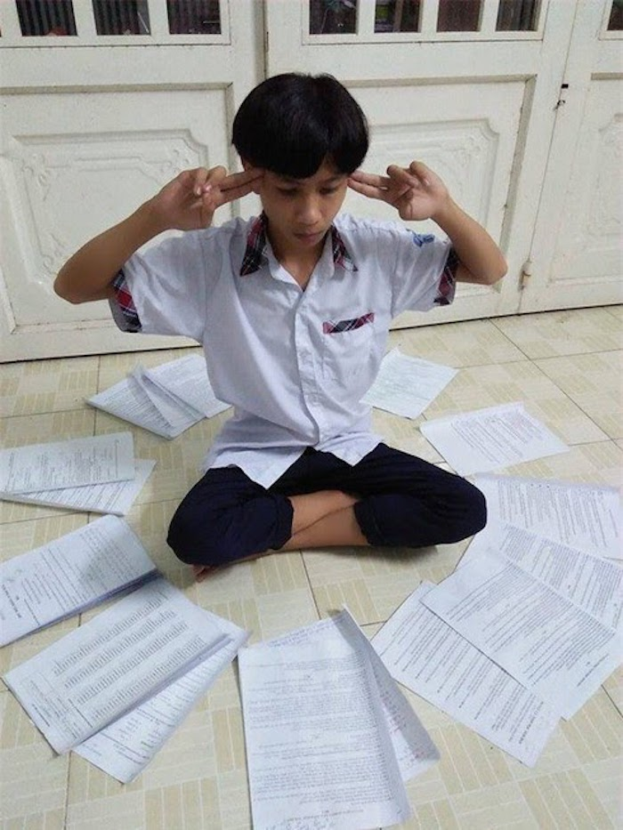 Cười ra nước mắt với những kiểu ôn thi 'bá đạo' của học sinh, sinh viên - 9