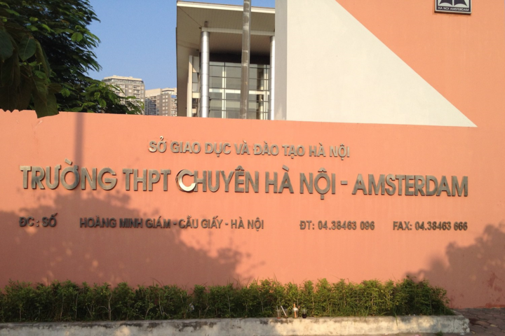 Đề xuất bán trường chuyên: Hàng loạt cựu học sinh Amsterdam bày tỏ tâm tư - 1