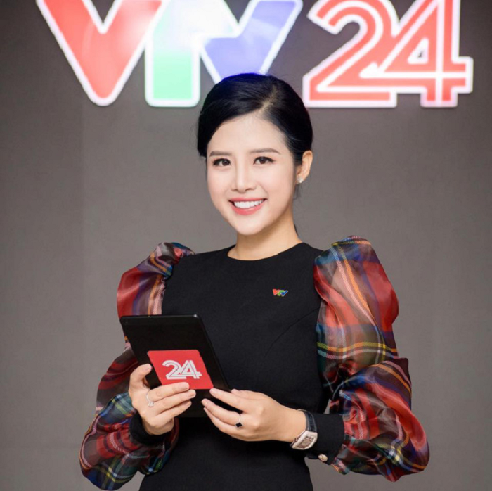 BTV trẻ nhất VTV24 chuộng đồ sang chảnh - 1