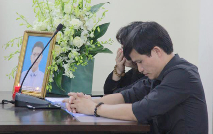 Xe chở rác tông chết nam sinh: Gia đình nạn nhân kiến nghị làm rõ 10 vấn đề - 1