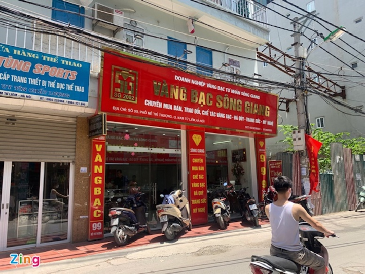 Kẻ cướp tiệm vàng ở Hà Nội đâm trọng thương người truy đuổi - 1