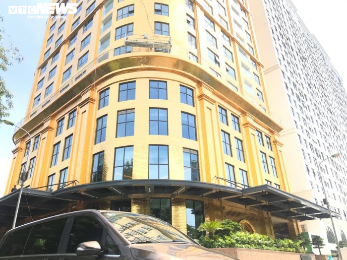 Toà khách sạn dát vàng gây chói mắt người dân ở Hà Nội - 6