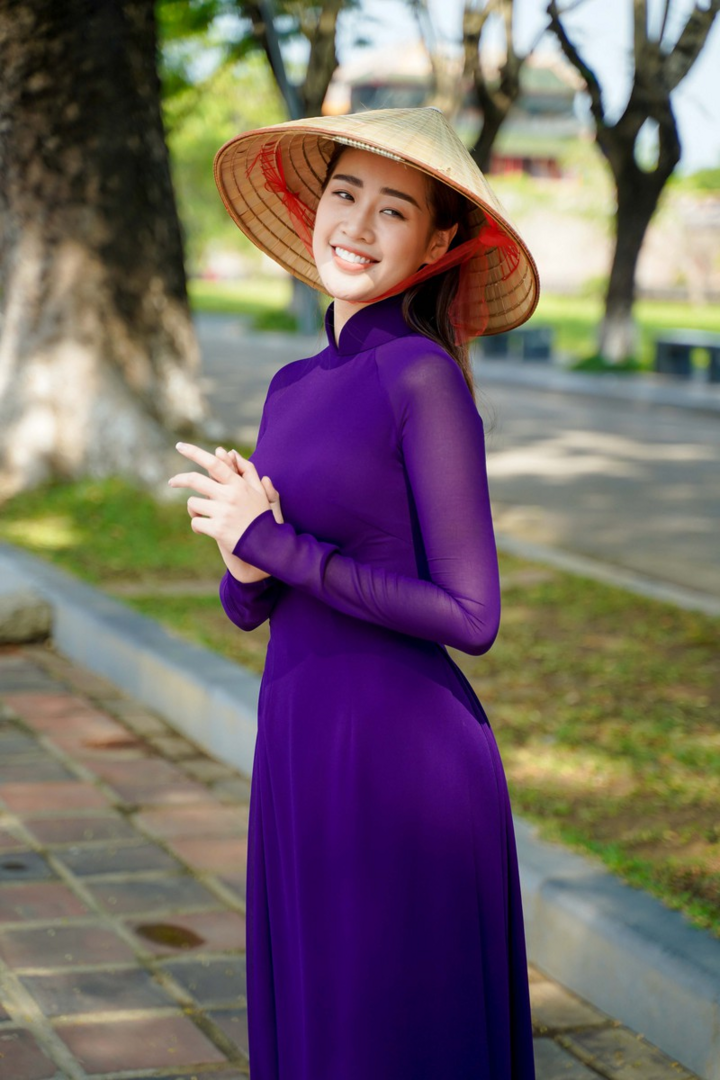 Hoa hậu Khánh Vân thành nàng thơ trong tà áo dài Huế - 3