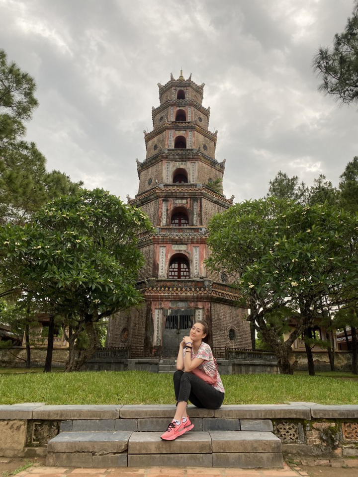 Hoa hậu Khánh Vân thành nàng thơ trong tà áo dài Huế - 7