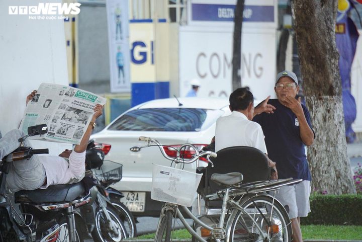 Gồng mình mưu sinh dưới ‘chảo lửa’ Đà Nẵng những ngày nắng cực độ - 10