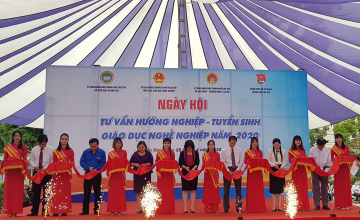 85% sinh viên trường nghề có việc làm lương cao sau khi tốt nghiệp - 1