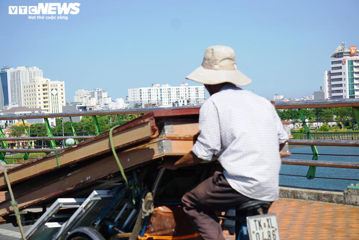 Gồng mình mưu sinh dưới ‘chảo lửa’ Đà Nẵng những ngày nắng cực độ - 3
