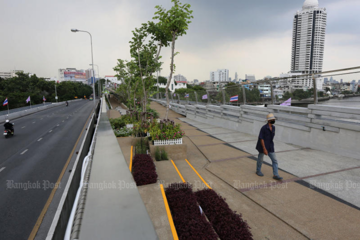 Đường sắt trên cao bỏ hoang 30 năm, Thái Lan làm công viên trên sông - 3