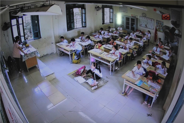 Đôi chân biết viết chữ của cô học trò người dân tộc Sán Dìu - 2