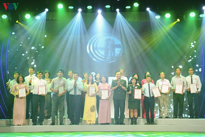 Toàn cảnh Lễ bế mạc và trao giải Liên hoan Phát thanh toàn quốc lần thứ XIV - 15