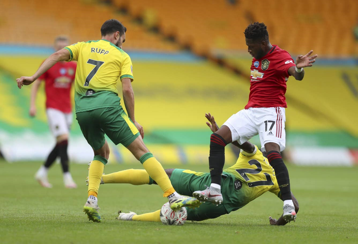 Ghi bàn cuối hiệp phụ, MU chật vật vào bán kết FA Cup - 1