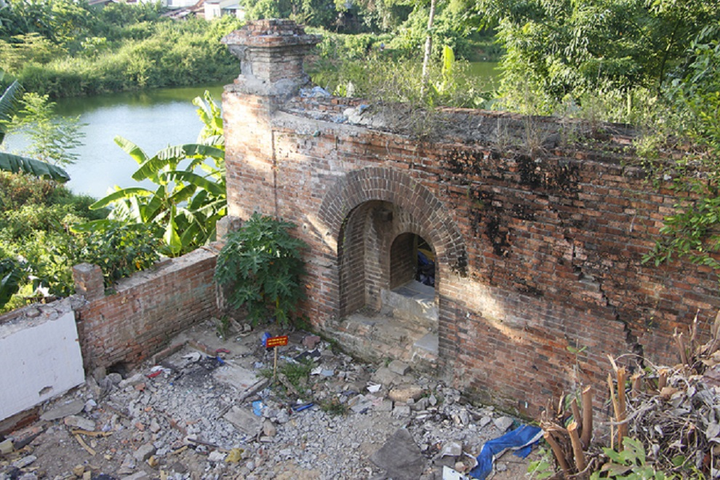 Phát hiện hai cổng thành kỳ lạ ở cố đô Huế - 1