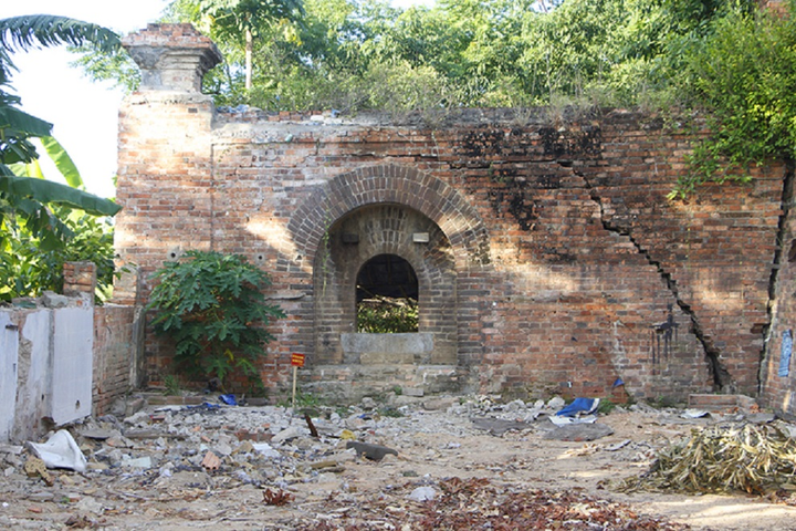 Phát hiện hai cổng thành kỳ lạ ở cố đô Huế - 2