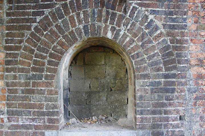 Phát hiện hai cổng thành kỳ lạ ở cố đô Huế - 3