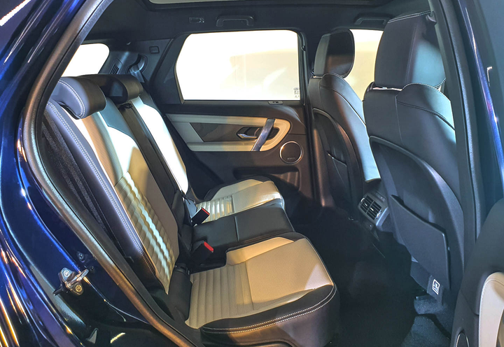 Land Rover Discovery Sport 2020 giá từ 2,6 tỷ đồng - 4