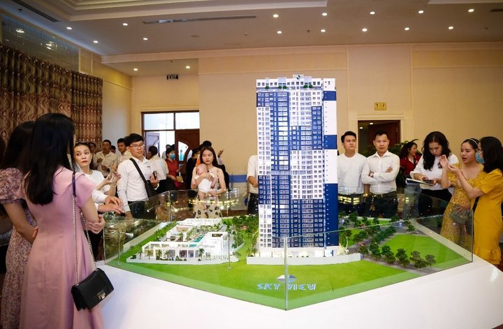 Chủ căn hộ C-Sky View may mắn rinh xe Mercedes C200 trị giá 1,5 tỷ đồng - 2