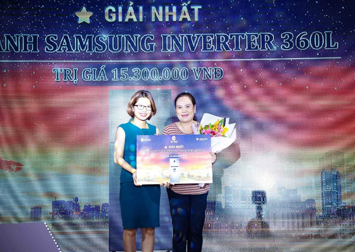 Chủ căn hộ C-Sky View may mắn rinh xe Mercedes C200 trị giá 1,5 tỷ đồng - 4