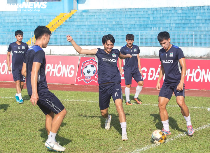 Trực tiếp Hải Phòng vs HAGL: Tuấn Anh - Xuân Trường ngồi dự bị - 5