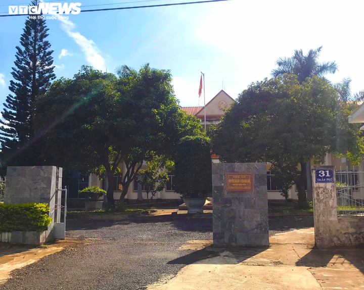 Người chết, kẻ đi tù vẫn có tên nhận tiền hỗ trợ COVID-19 ở Gia Lai - 1