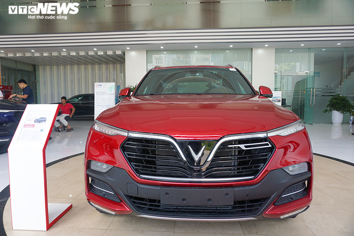 Phí trước bạ vừa giảm, khách kéo đến showroom hỏi mua xe - 2