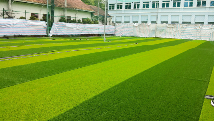 Cỏ nhân tạo: Giải pháp hoàn hảo cho sân bóng đá và khu vườn xanh - 1