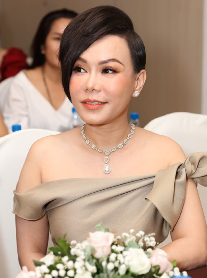 Việt Hương từng nói gia tài đủ ăn cả đời, sao vẫn miệt mài chạy show? - 1