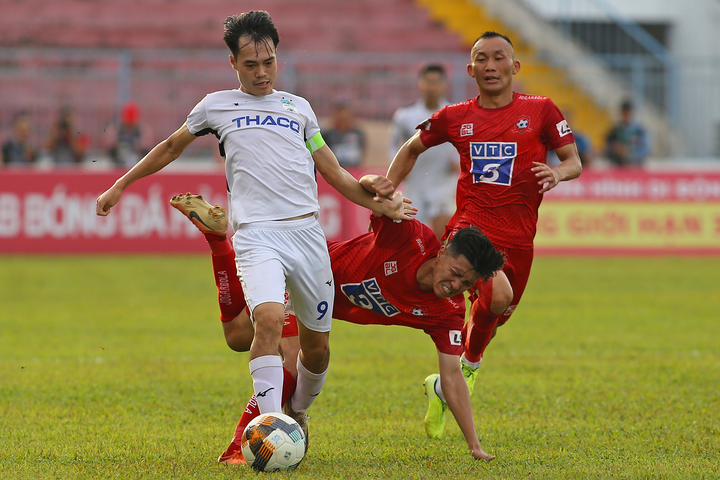 HAGL đá cho vui, Công Phượng lại thăng hoa - 2