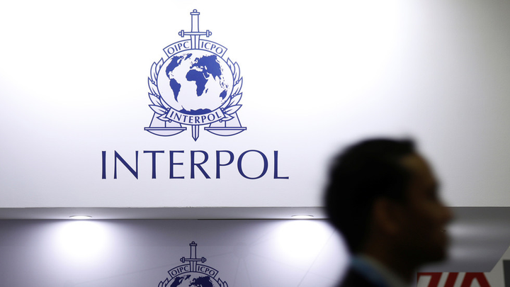 Iran yêu cầu bắt giữ Tổng thống Trump, Interpol lên tiếng - 1