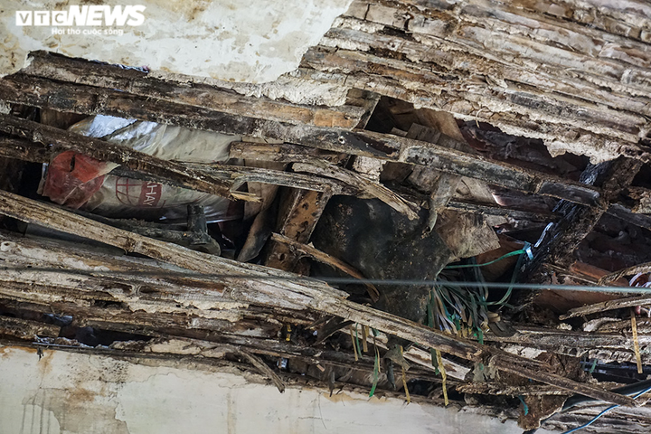 Kinh hãi loạt khu tập thể cũ chờ sập, chực đè người, dân Hà Nội vẫn bám trụ - 7