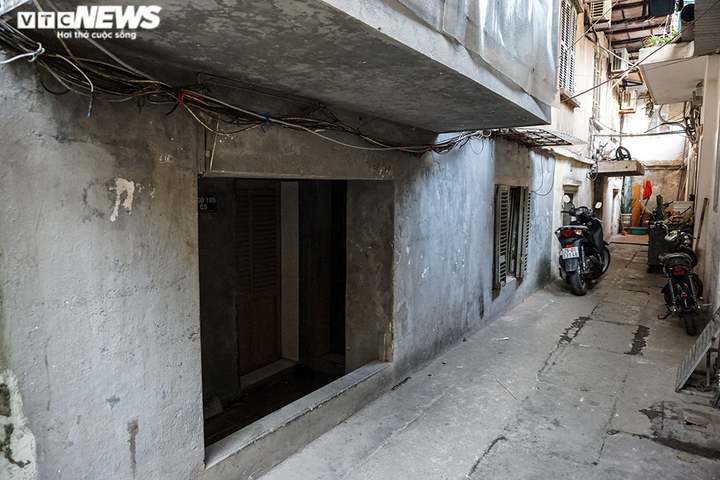 Kinh hãi loạt khu tập thể cũ chờ sập, chực đè người, dân Hà Nội vẫn bám trụ - 13