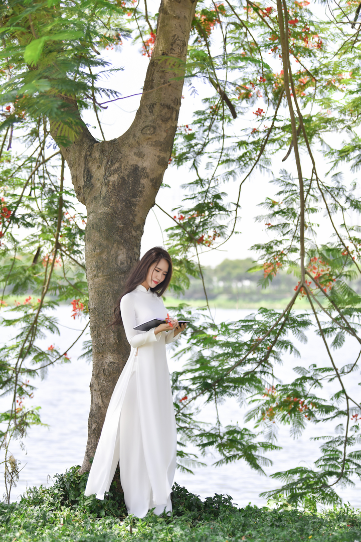 Vẻ đẹp thướt tha của nữ sinh Hà thành khiến bao chàng trai say đắm - 6