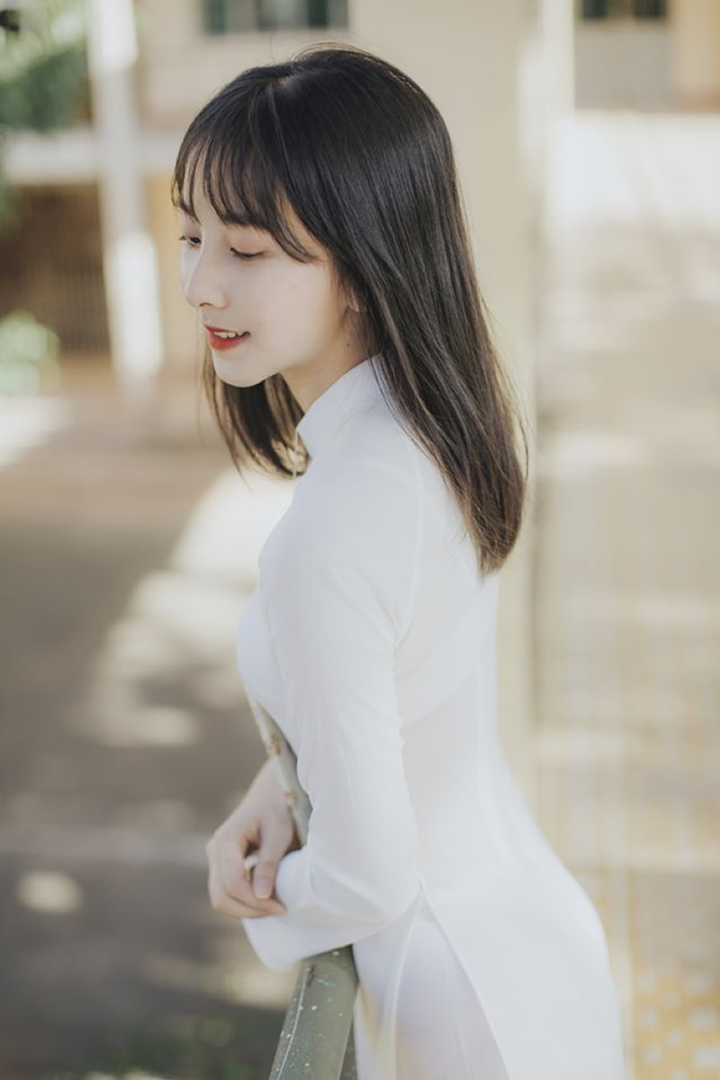 Vẻ đẹp trong veo 'đốn tim' người đối diện của nữ sinh 10X Buôn Ma Thuột - 6