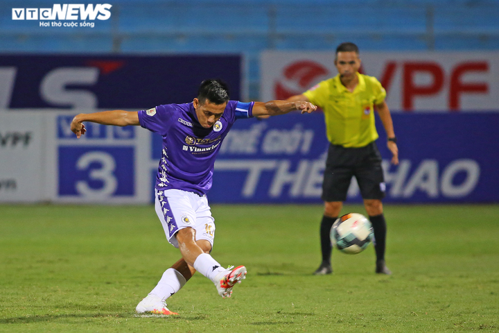 Ngồi bên Huỳnh Anh, Quang Hải nghiến răng, sững sờ nhìn Hà Nội FC bại trận - 7