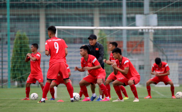 U22 Việt Nam hội quân, HLV Park Hang Seo vắng mặt - 2