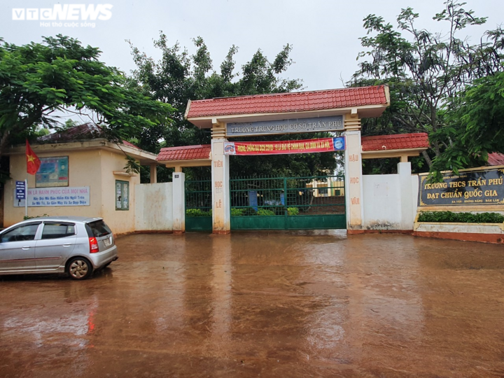 Nhân viên trường học đưa tiền hối lộ thanh tra viên: Hiệu trưởng báo cáo gì? - 2
