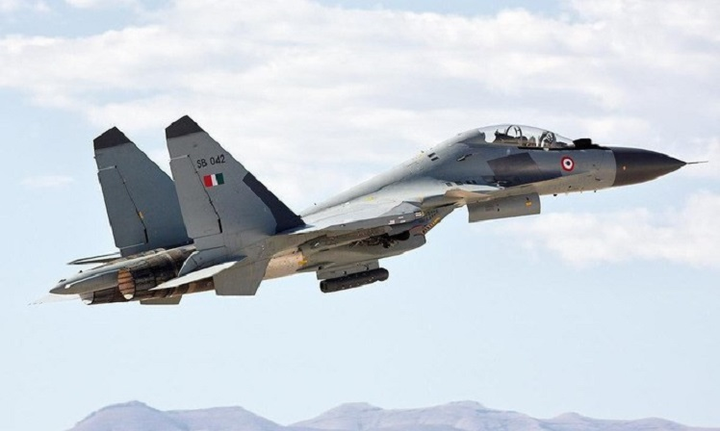 Căng thẳng với Trung Quốc, Ấn Độ mua 33 chiến cơ giá 2,43 tỷ - 1