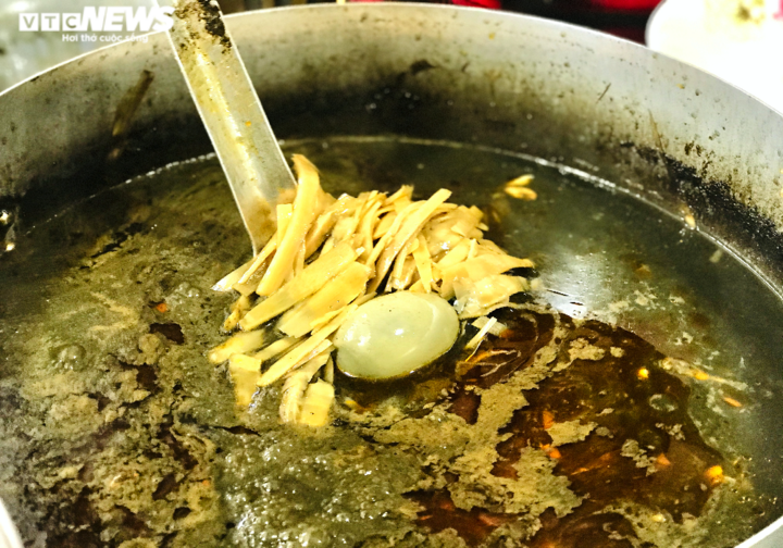 Món bún cua thối nổi tiếng phố núi Pleiku - 4