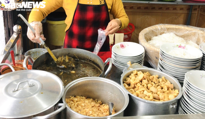 Món bún cua thối nổi tiếng phố núi Pleiku - 2